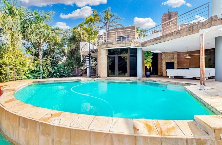 4 Bedroom Property for Sale in Faerie Glen Gauteng