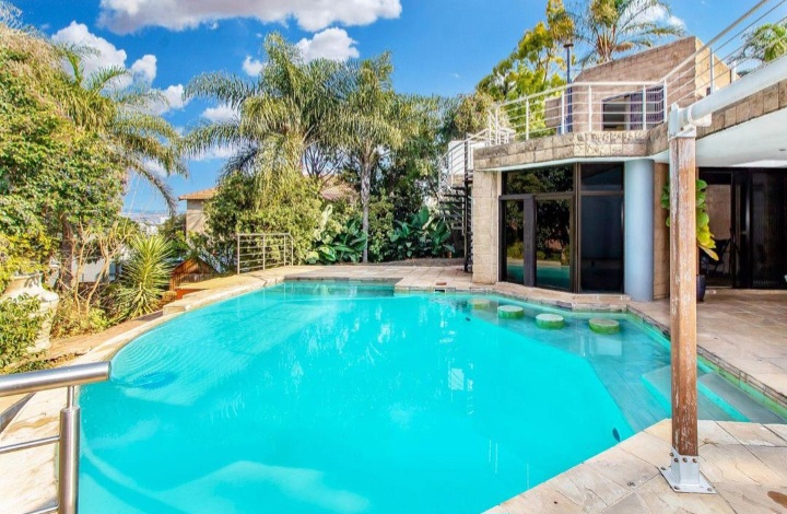 4 Bedroom Property for Sale in Faerie Glen Gauteng