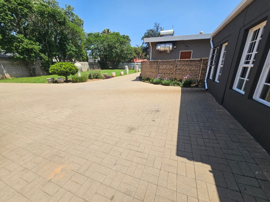 To Let 3 Bedroom Property for Rent in Brackendowns Gauteng