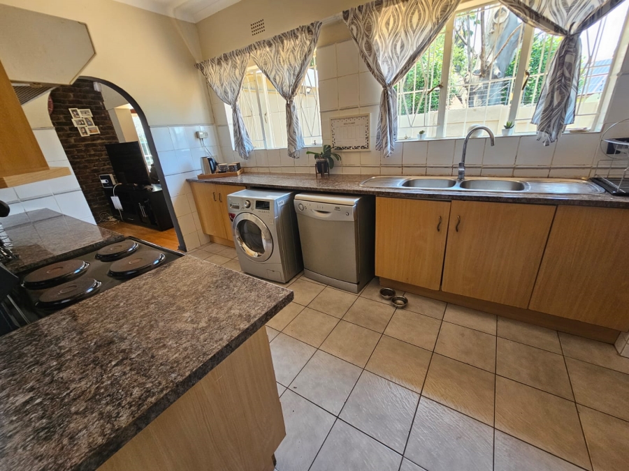 To Let 3 Bedroom Property for Rent in Brackendowns Gauteng
