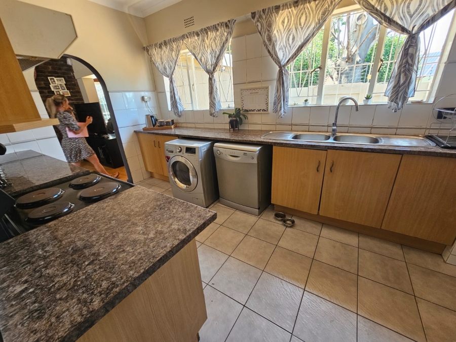 To Let 3 Bedroom Property for Rent in Brackendowns Gauteng