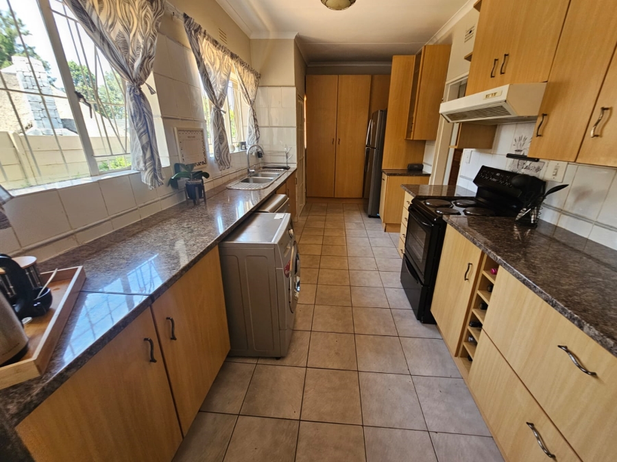 To Let 3 Bedroom Property for Rent in Brackendowns Gauteng