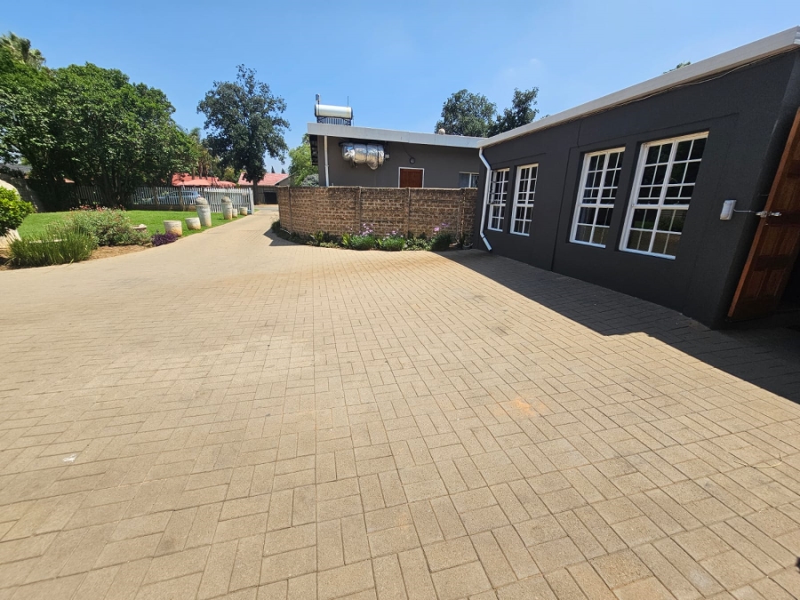 To Let 3 Bedroom Property for Rent in Brackendowns Gauteng