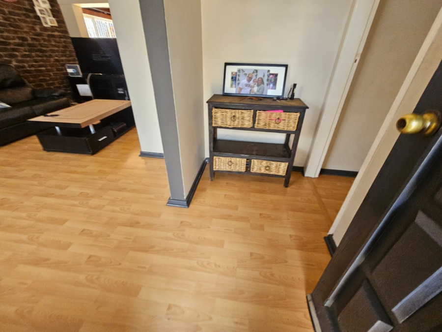 To Let 3 Bedroom Property for Rent in Brackendowns Gauteng