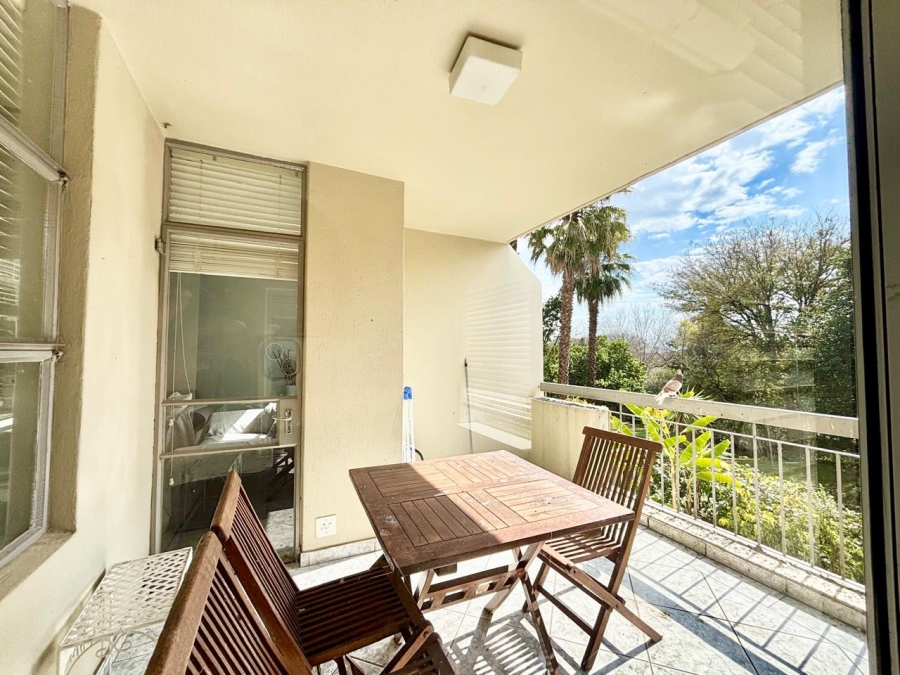To Let 2 Bedroom Property for Rent in Sandhurst Gauteng
