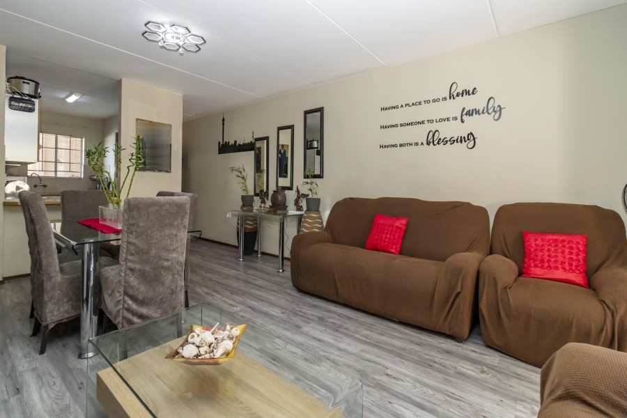 2 Bedroom Property for Sale in Sharonlea Gauteng