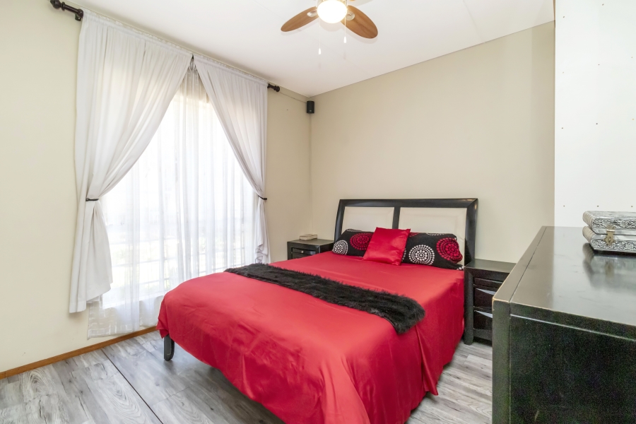 2 Bedroom Property for Sale in Sharonlea Gauteng