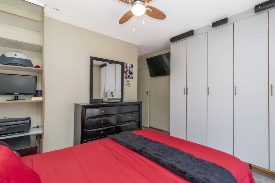 2 Bedroom Property for Sale in Sharonlea Gauteng