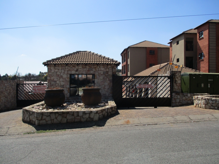 2 Bedroom Property for Sale in Wilro Park Gauteng