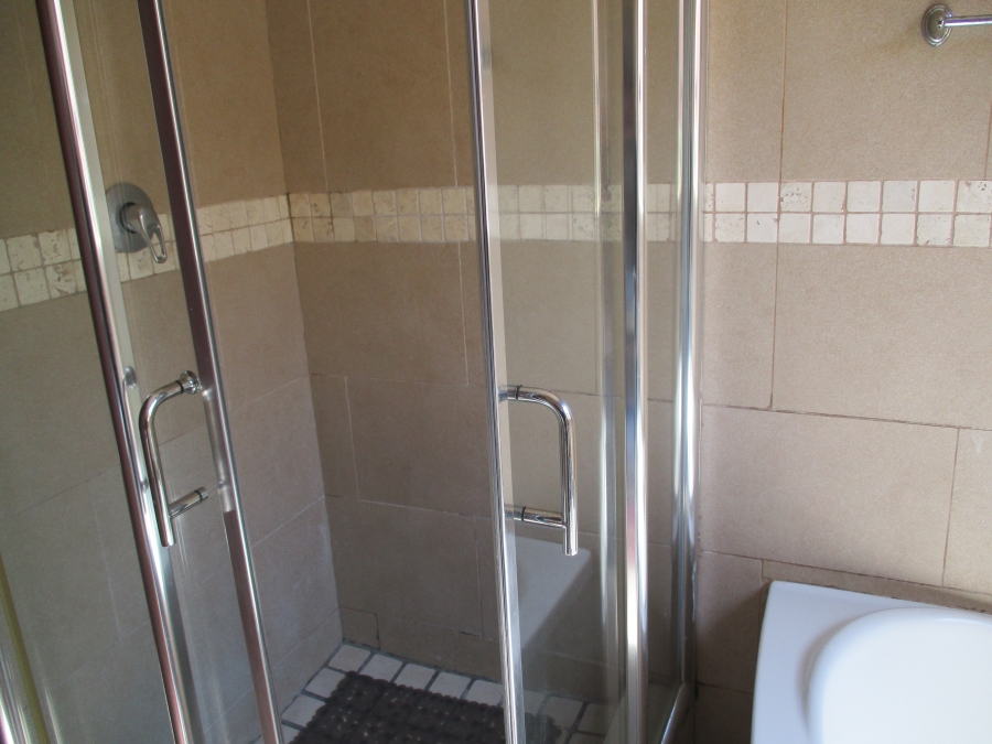 2 Bedroom Property for Sale in Wilro Park Gauteng
