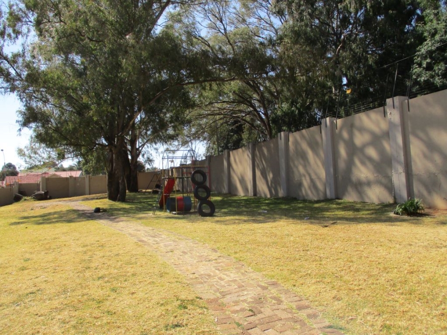 2 Bedroom Property for Sale in Wilro Park Gauteng
