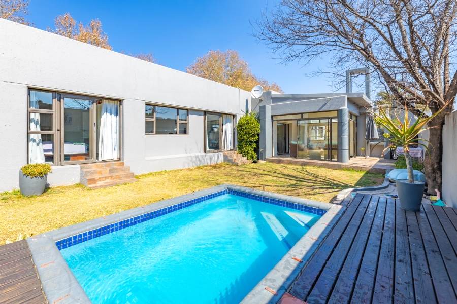 To Let 4 Bedroom Property for Rent in Fourways Gauteng