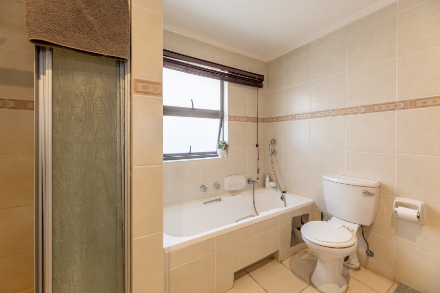 To Let 4 Bedroom Property for Rent in Fourways Gauteng