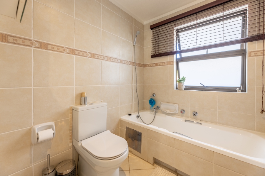 To Let 4 Bedroom Property for Rent in Fourways Gauteng