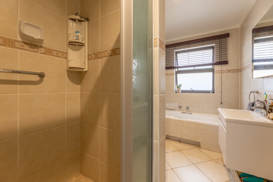 To Let 4 Bedroom Property for Rent in Fourways Gauteng