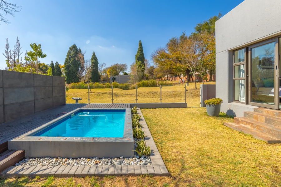 To Let 4 Bedroom Property for Rent in Fourways Gauteng