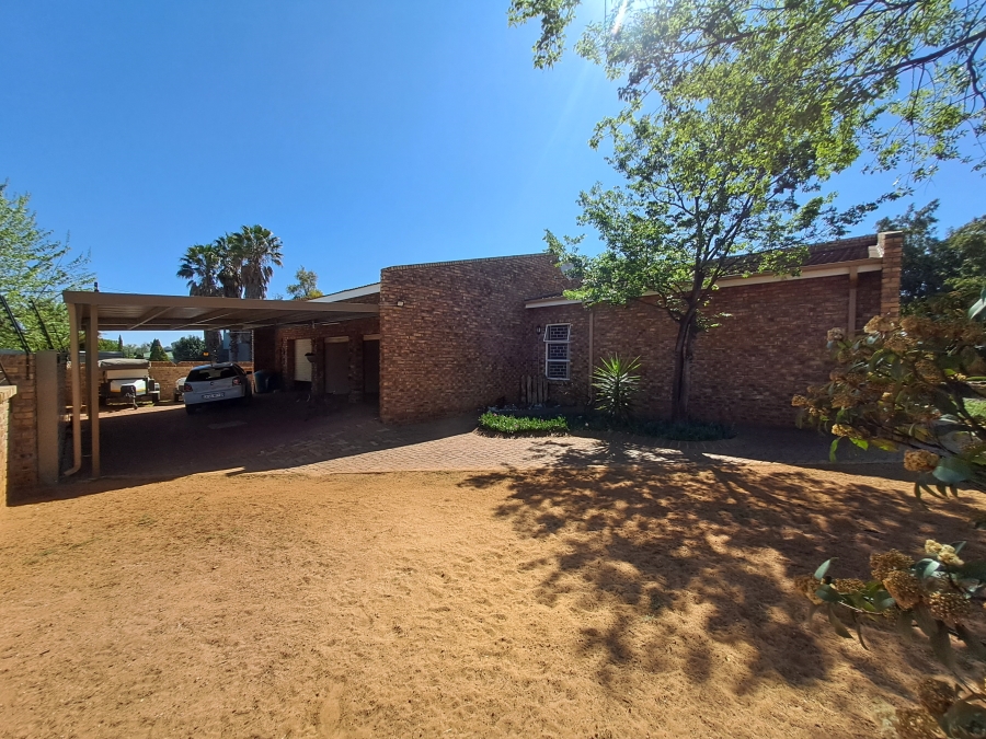 5 Bedroom Property for Sale in Jordaan Park Gauteng