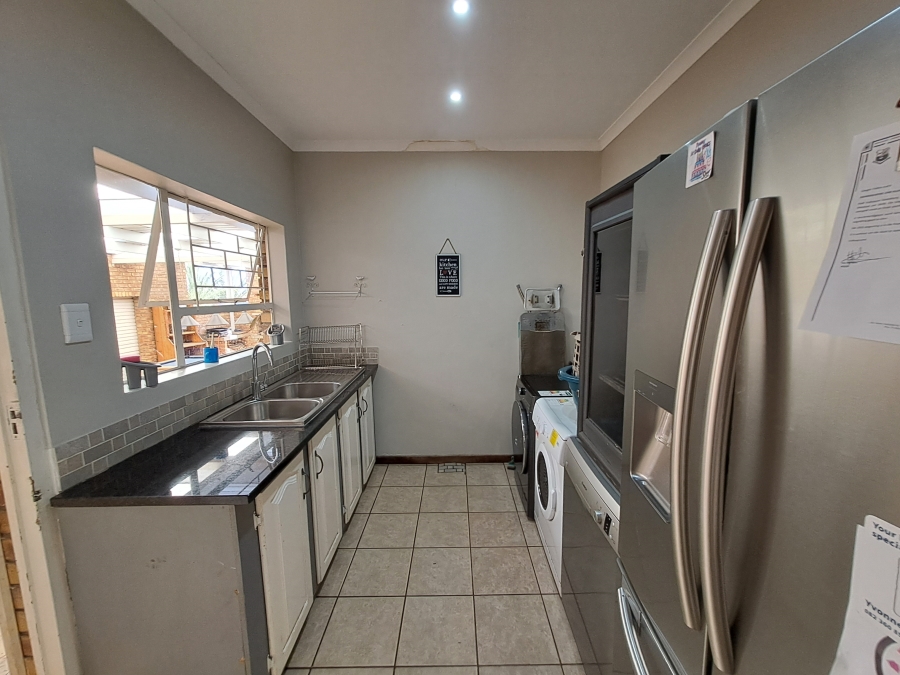 5 Bedroom Property for Sale in Jordaan Park Gauteng