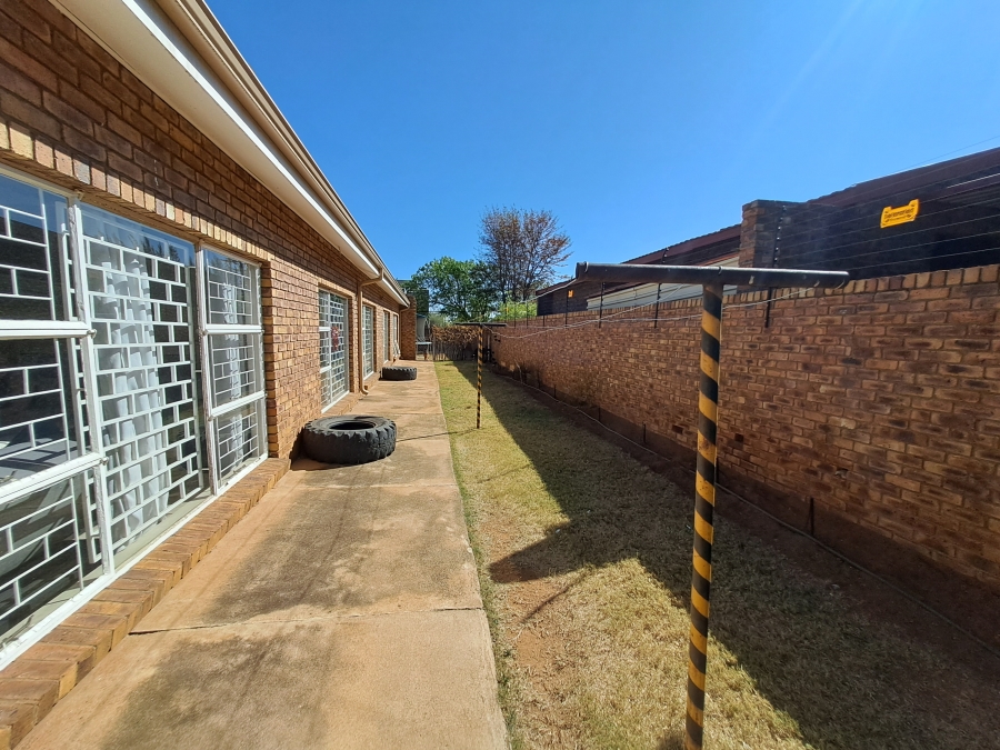 5 Bedroom Property for Sale in Jordaan Park Gauteng