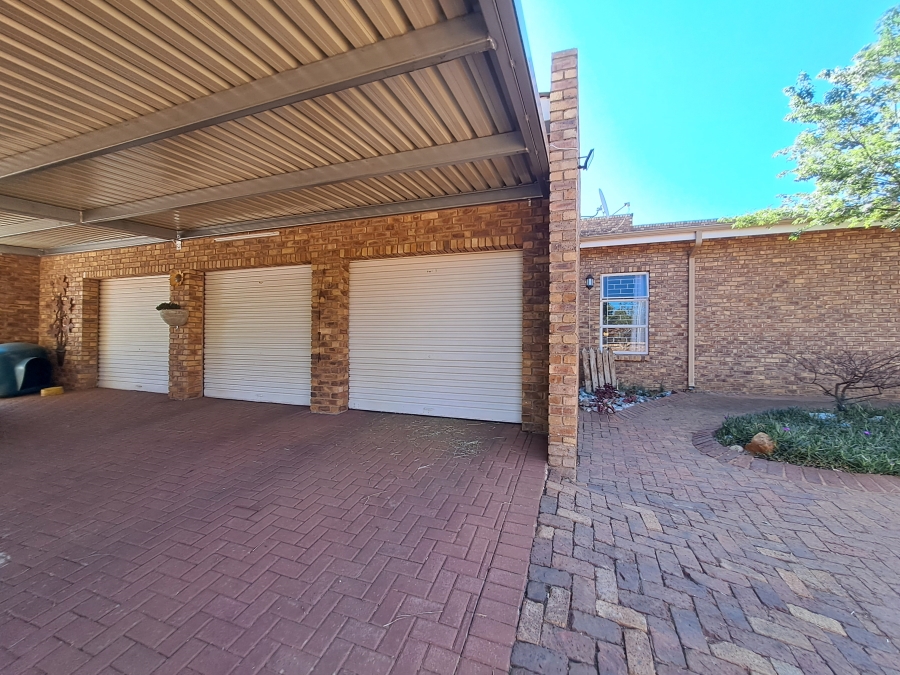 5 Bedroom Property for Sale in Jordaan Park Gauteng