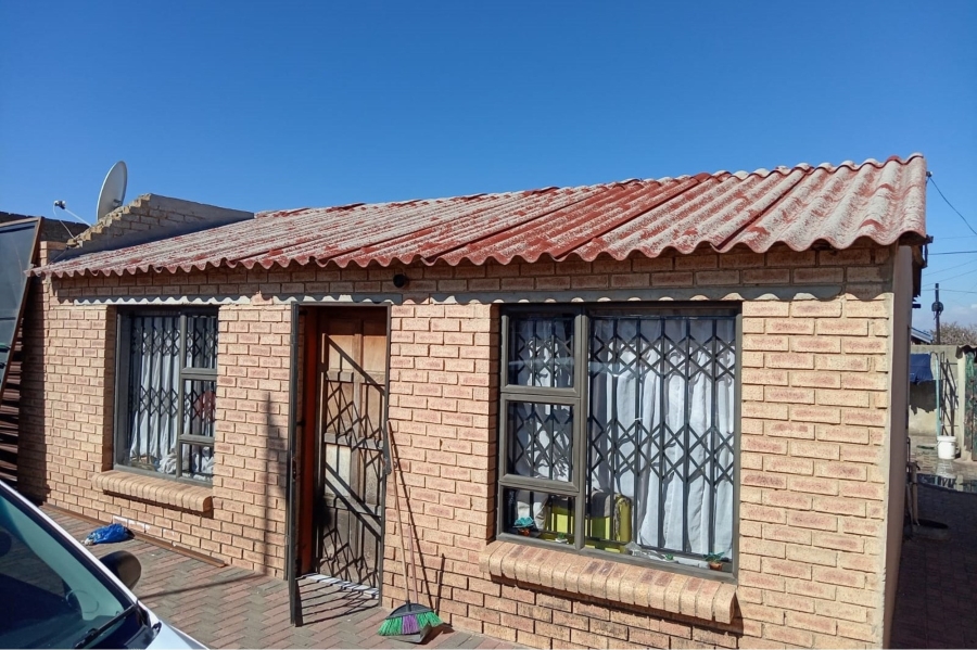 To Let 2 Bedroom Property for Rent in Moletsane Gauteng