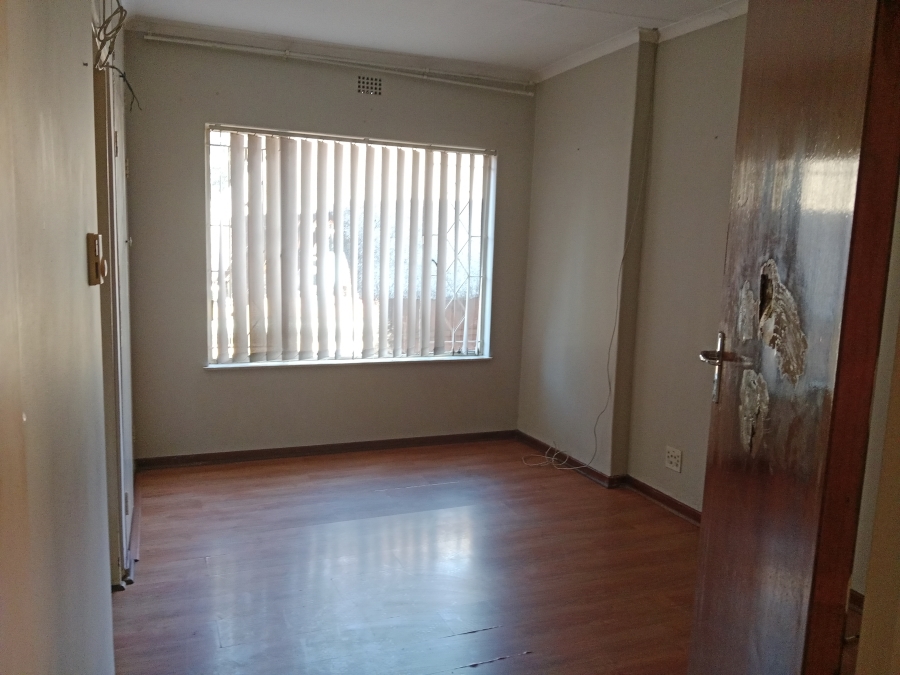 6 Bedroom Property for Sale in Brackenhurst Gauteng