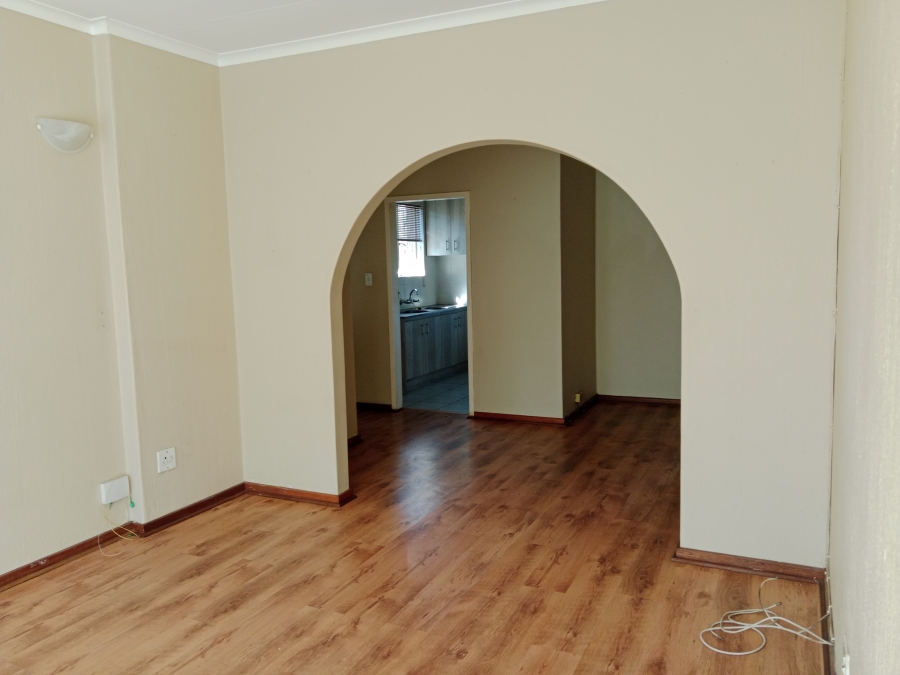 6 Bedroom Property for Sale in Brackenhurst Gauteng