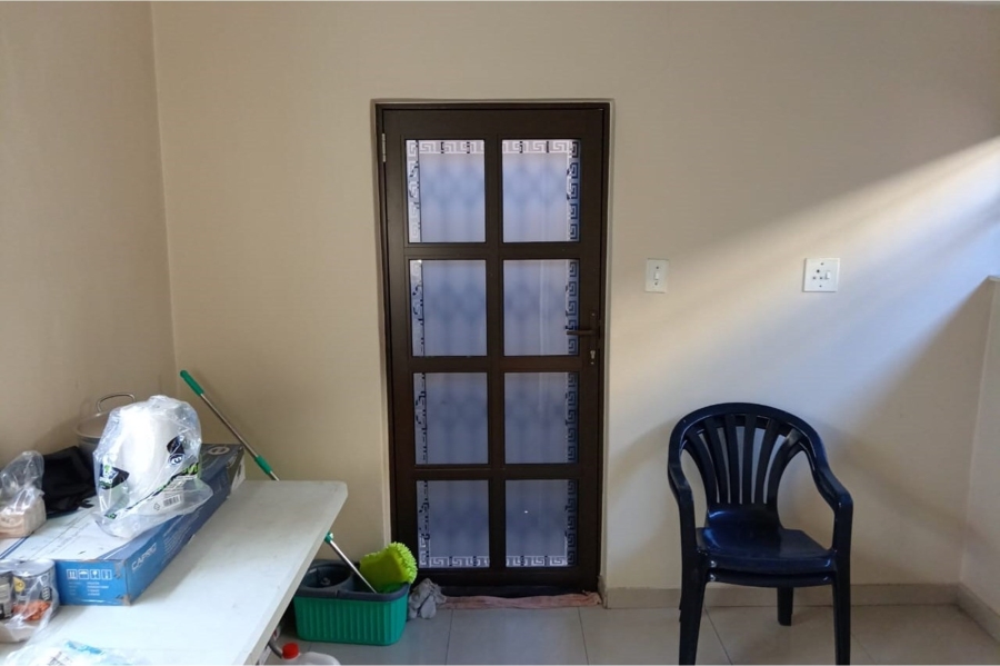 5 Bedroom Property for Sale in Moroka Gauteng
