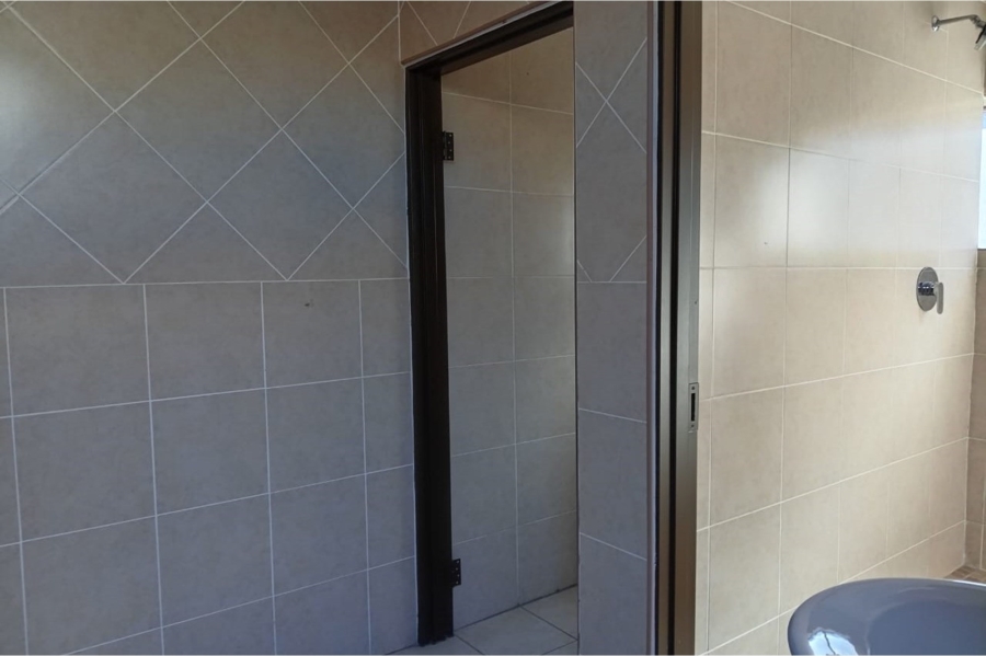 5 Bedroom Property for Sale in Moroka Gauteng