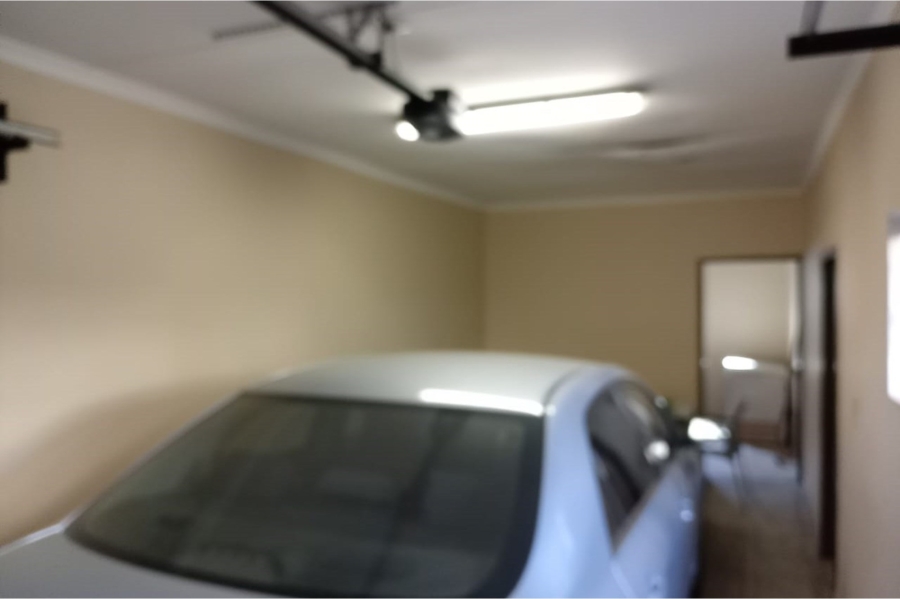 5 Bedroom Property for Sale in Moroka Gauteng