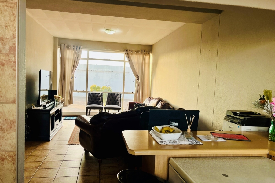 3 Bedroom Property for Sale in New Redruth Gauteng