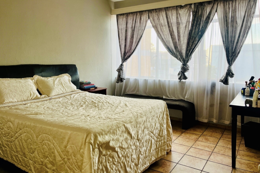 3 Bedroom Property for Sale in New Redruth Gauteng