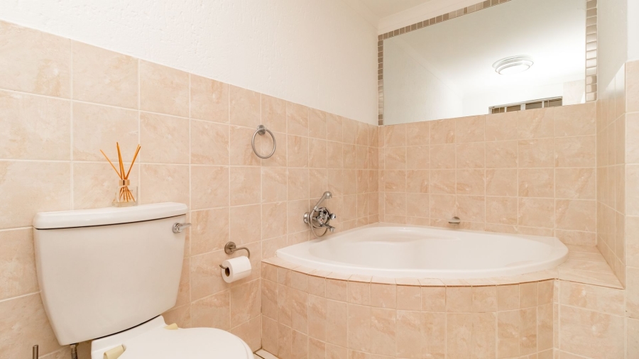 3 Bedroom Property for Sale in Glen Marais Gauteng