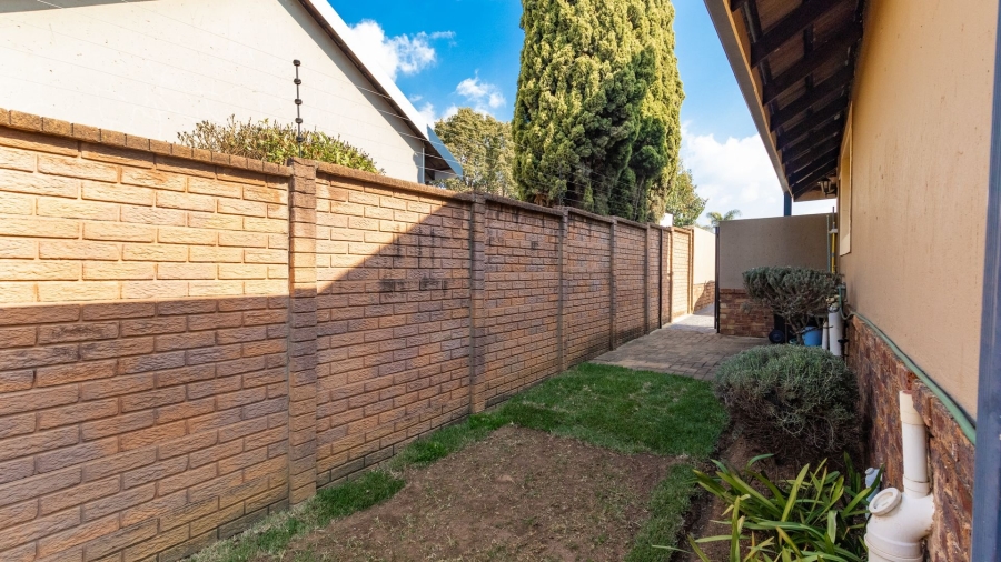 3 Bedroom Property for Sale in Glen Marais Gauteng