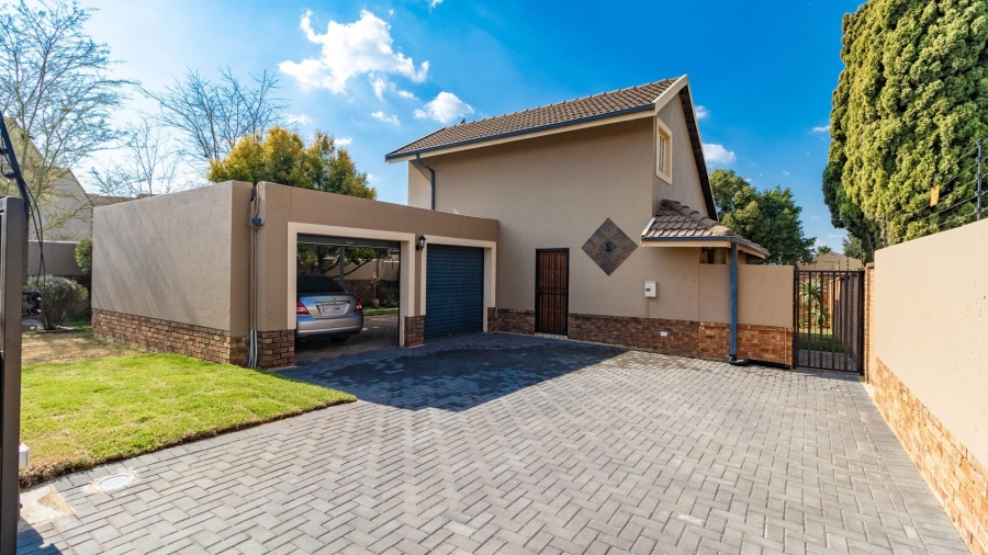 3 Bedroom Property for Sale in Glen Marais Gauteng