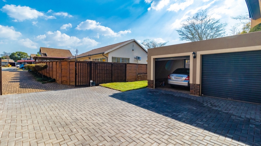 3 Bedroom Property for Sale in Glen Marais Gauteng
