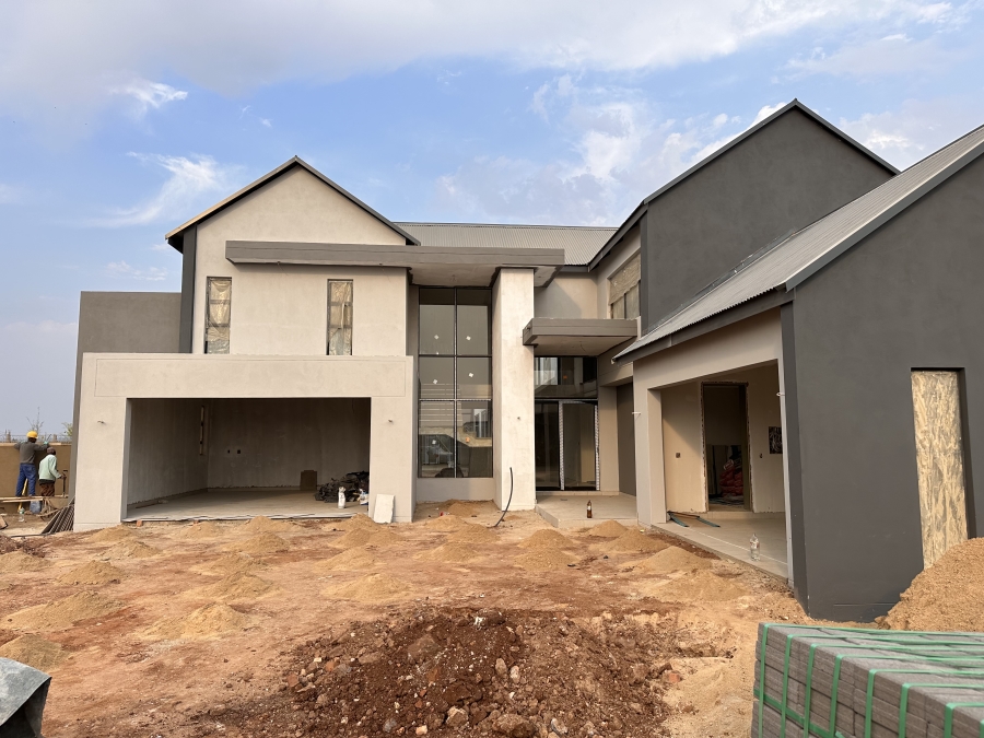 5 Bedroom Property for Sale in Midstream Heights Gauteng