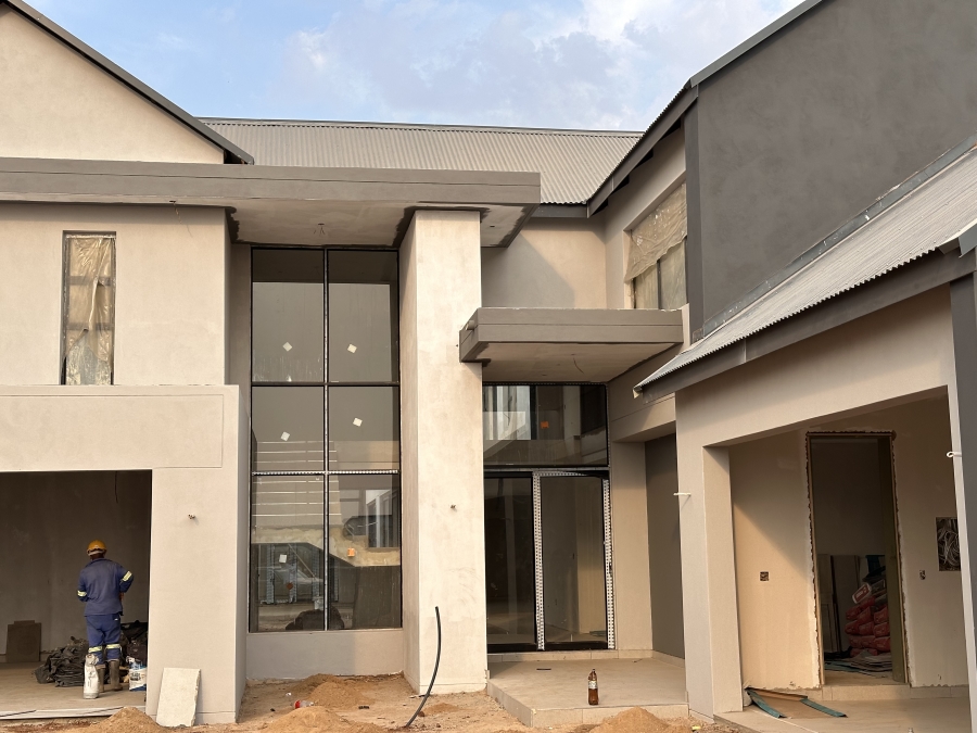 5 Bedroom Property for Sale in Midstream Heights Gauteng