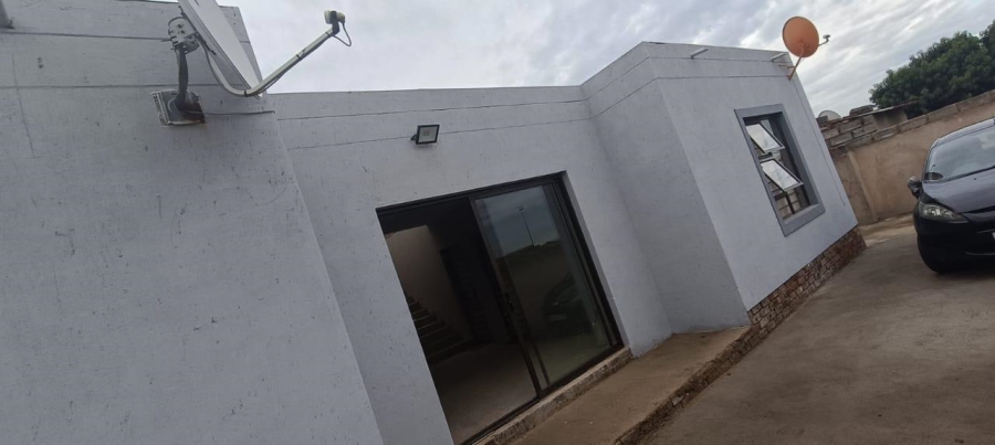 7 Bedroom Property for Sale in Tembisa Central Gauteng