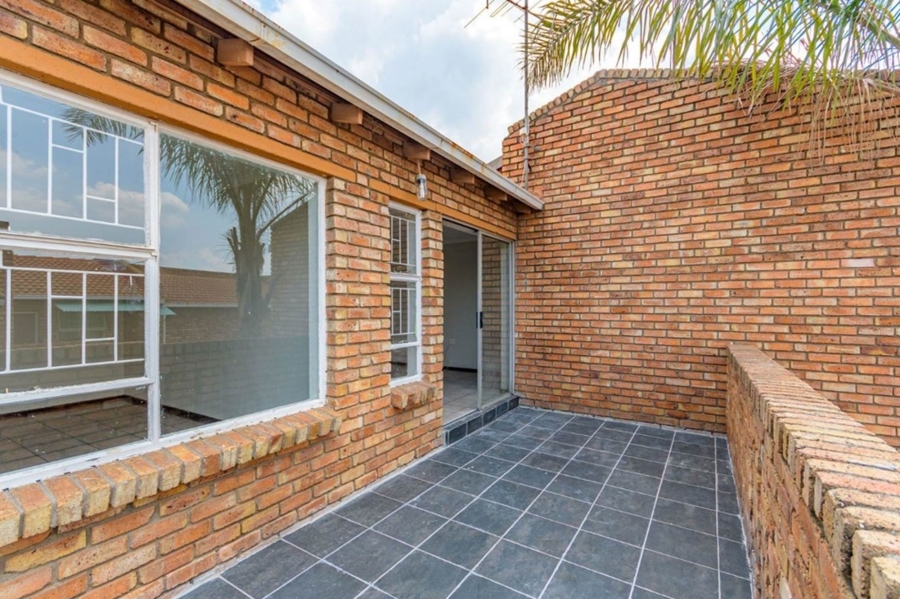 To Let 2 Bedroom Property for Rent in Terenure Gauteng
