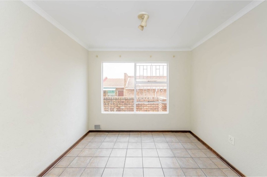 To Let 2 Bedroom Property for Rent in Terenure Gauteng