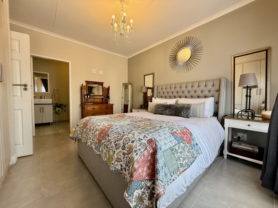 2 Bedroom Property for Sale in The Retreat Gauteng