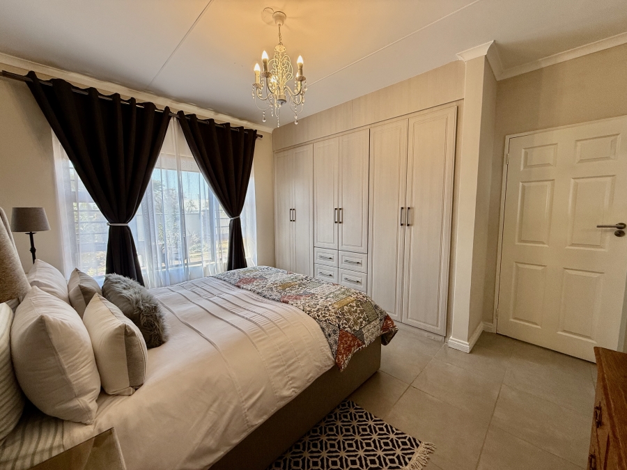 2 Bedroom Property for Sale in The Retreat Gauteng