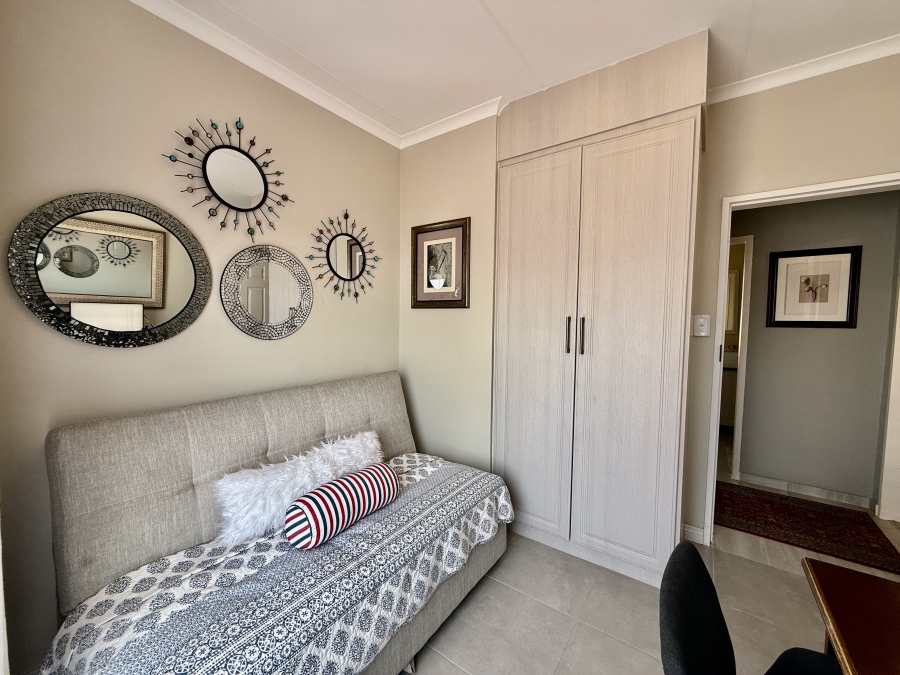 2 Bedroom Property for Sale in The Retreat Gauteng