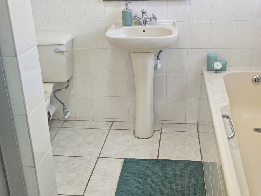 4 Bedroom Property for Sale in Greenhills Gauteng