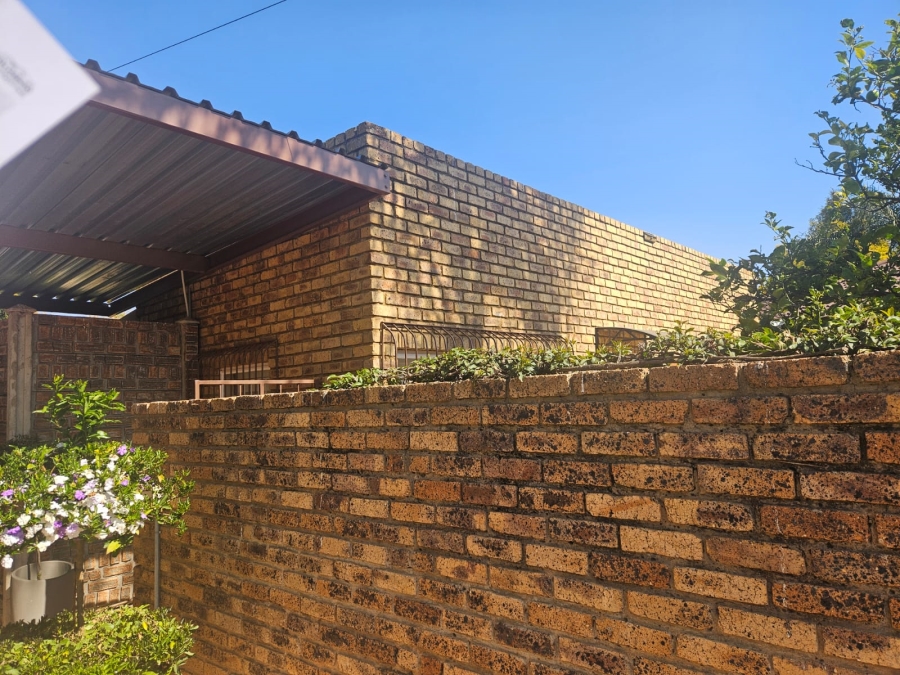 4 Bedroom Property for Sale in Greenhills Gauteng