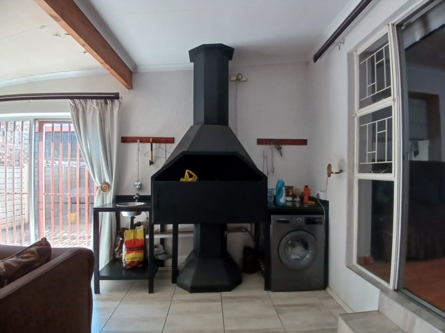 3 Bedroom Property for Sale in Greenhills Gauteng
