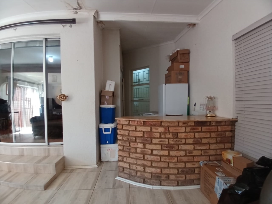 3 Bedroom Property for Sale in Greenhills Gauteng