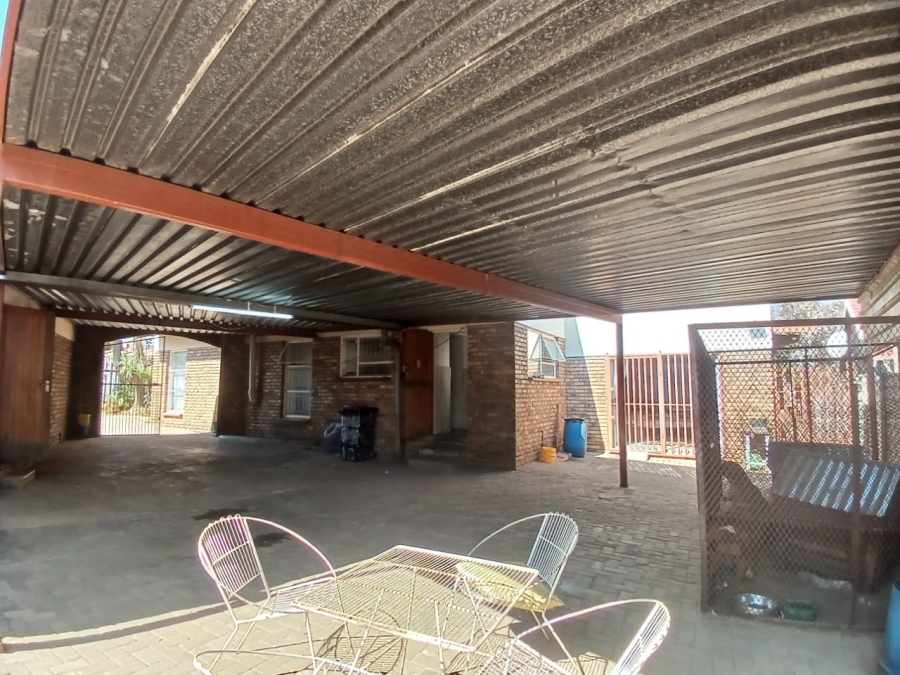 3 Bedroom Property for Sale in Greenhills Gauteng