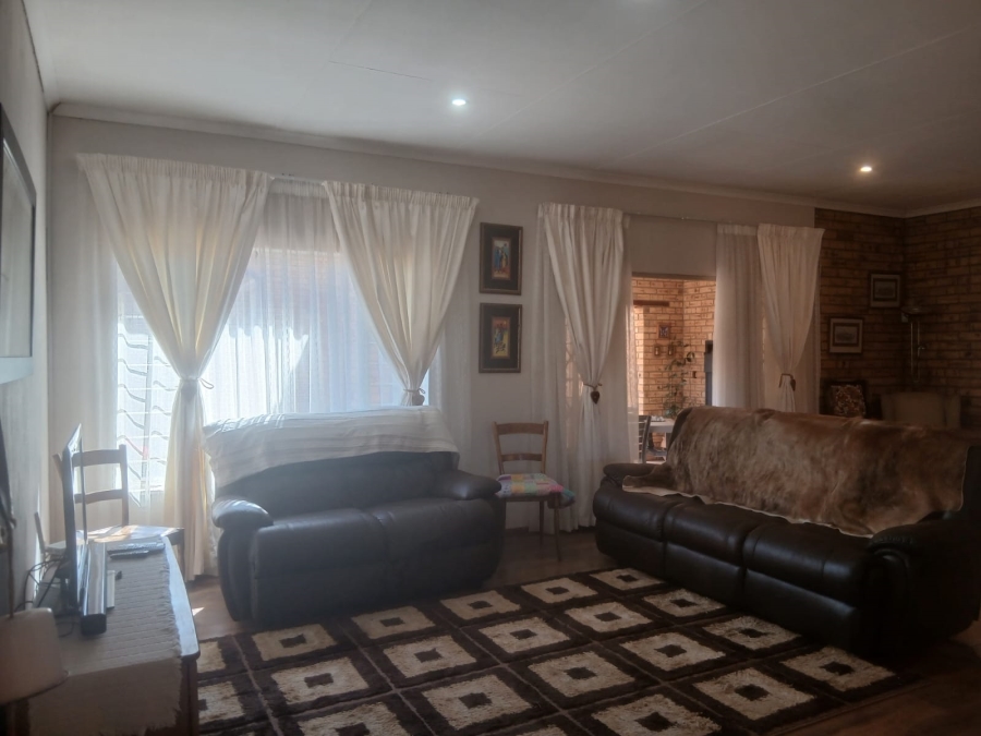 3 Bedroom Property for Sale in Greenhills Gauteng